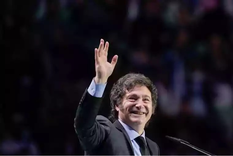 La inflación de febrero fue del 2,4% y la interanual se desplomó al 66,9%